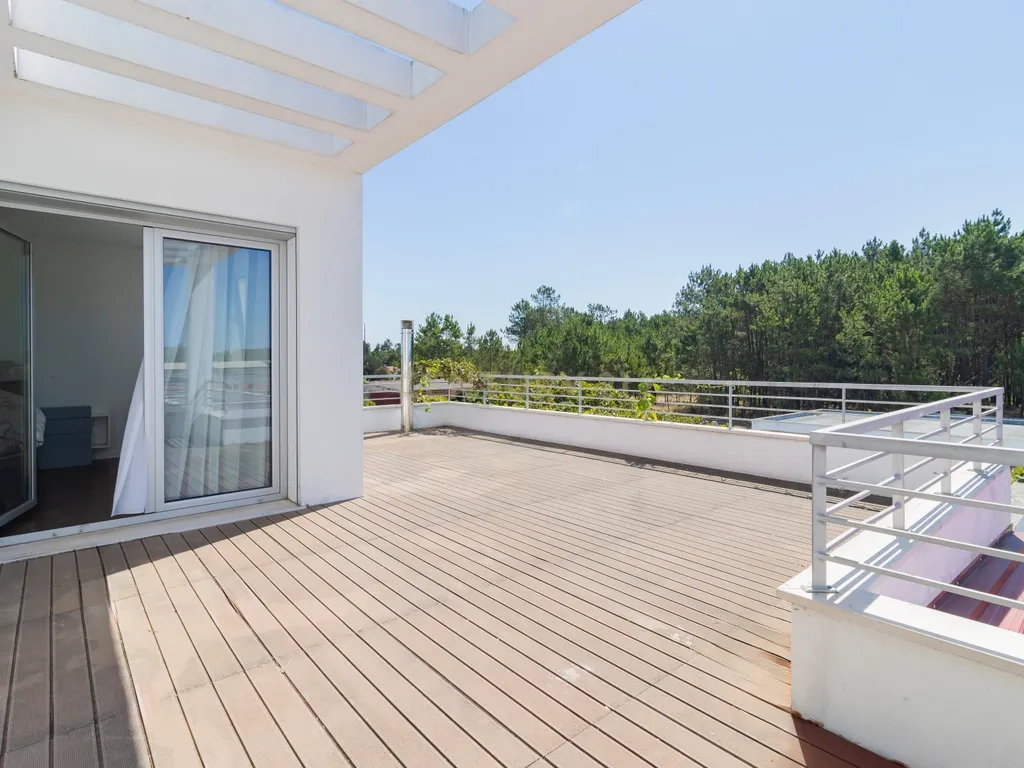 Casa de Luxo com Jardim Piscina e Jacuzzi na Marinha Grande - Image 27