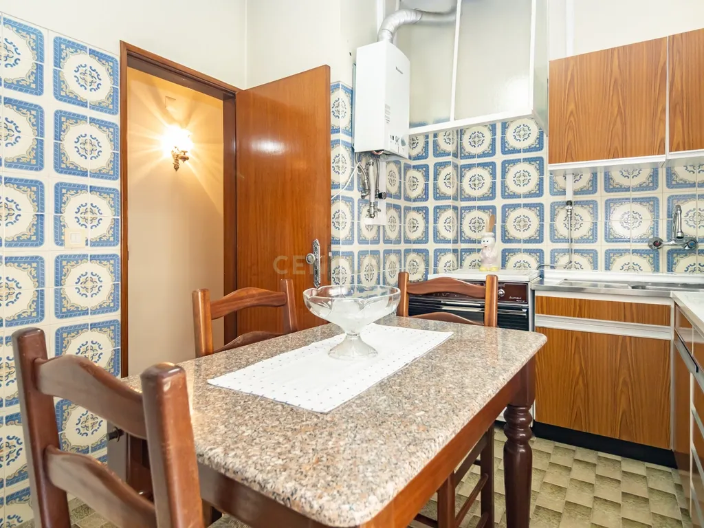 Apartamento T3 em Amora, Seixal - Image 18