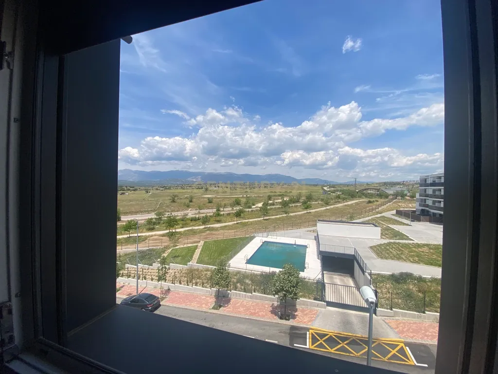 Luxuoso Apartamento com Vista Panorâmica em Madrid - Image 18