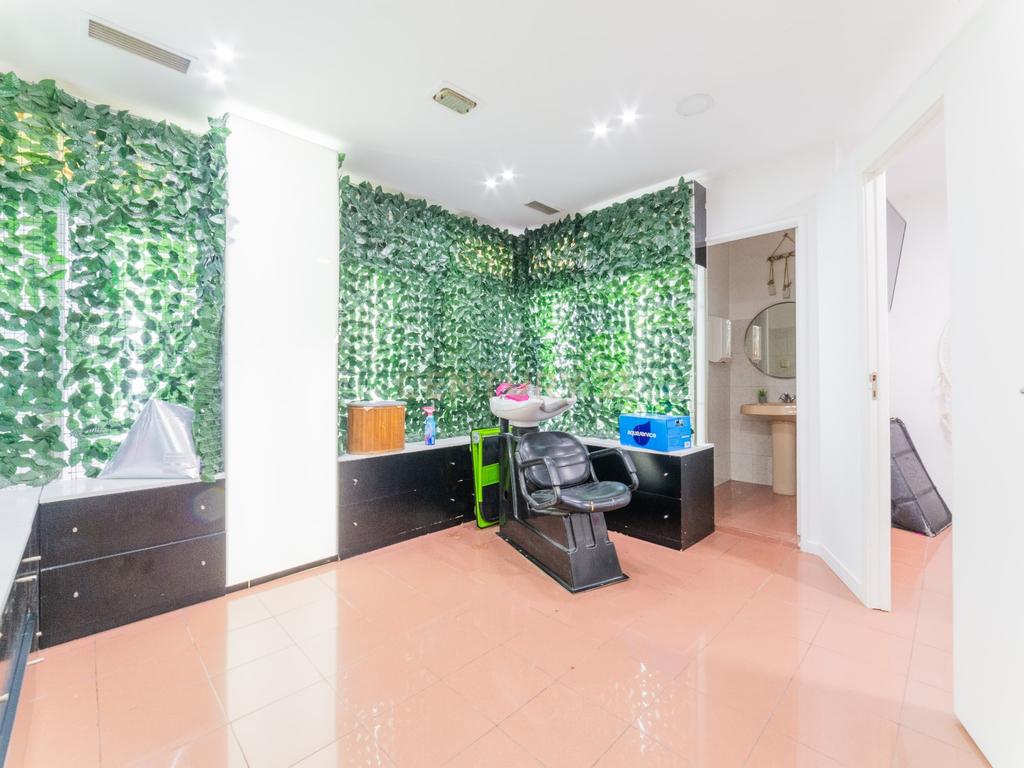 Loja Comercial com 70m2 – Centro Comercial Mafavis, Gondomar - Image 3