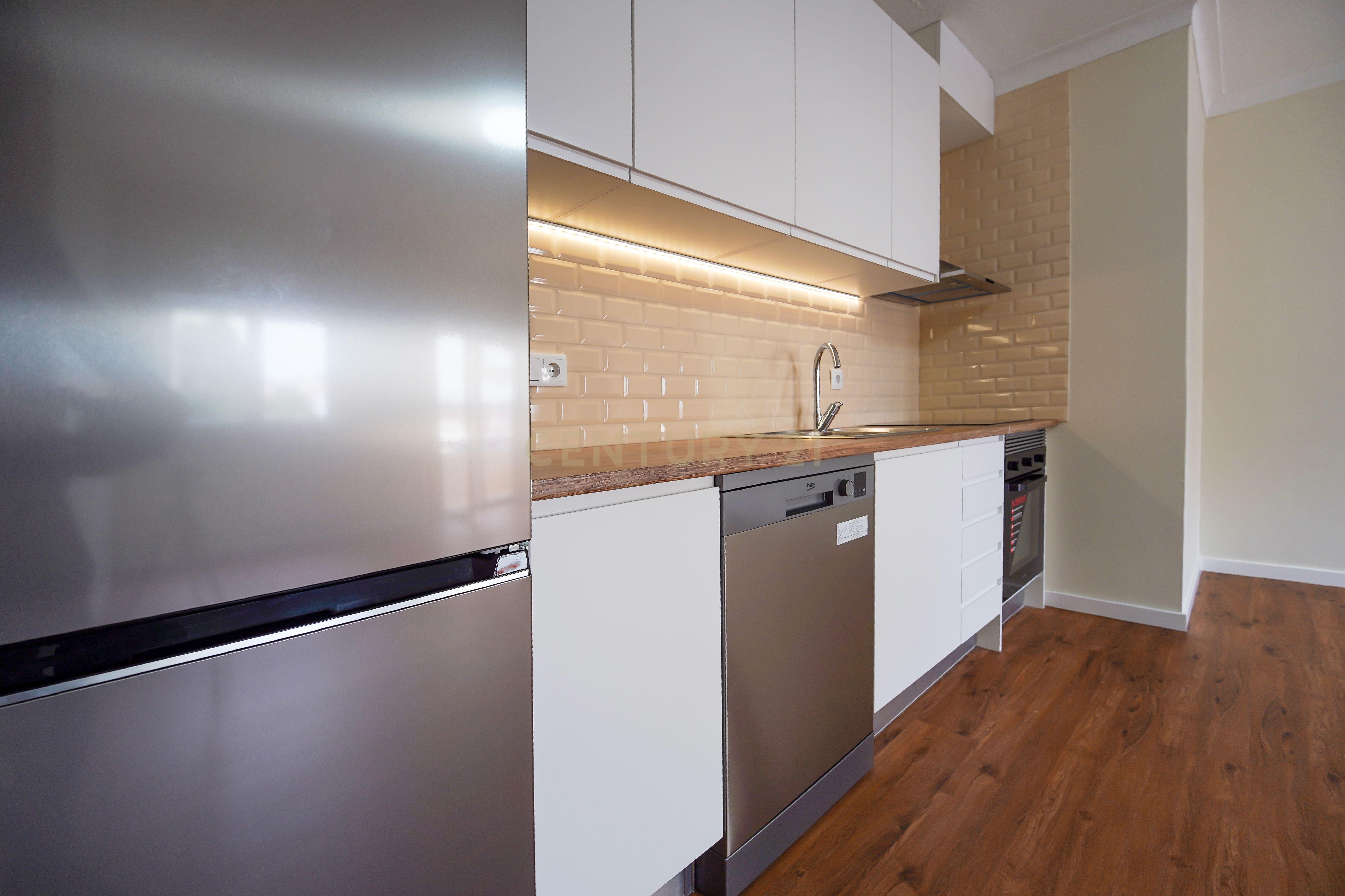 Fotografia 2 de Apartamento T2 Renovado em Buarcos, perto da Praia