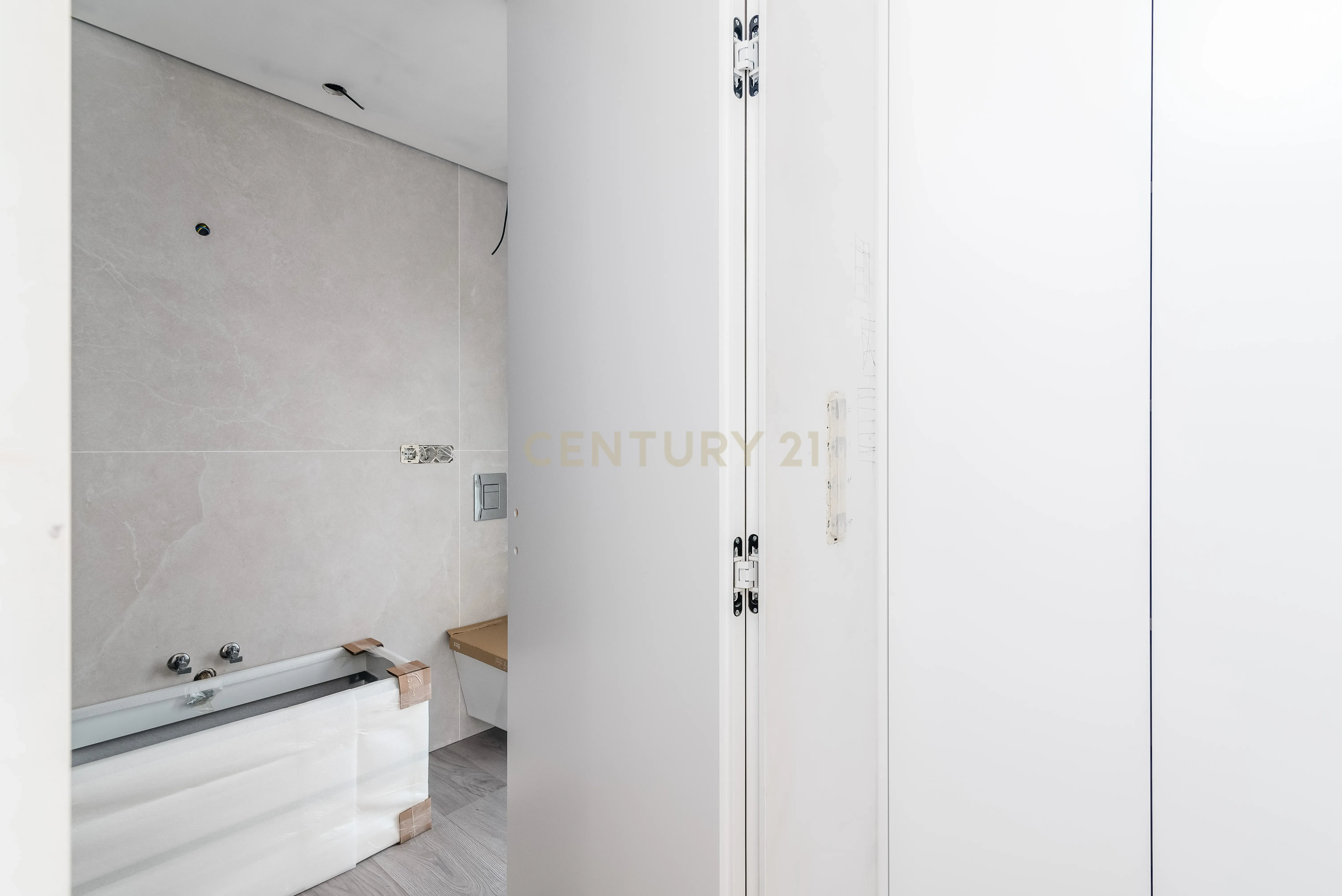 Luxuosa Moradia T4 com Piscina e Vista Panorâmica em Odivelas - Image 66