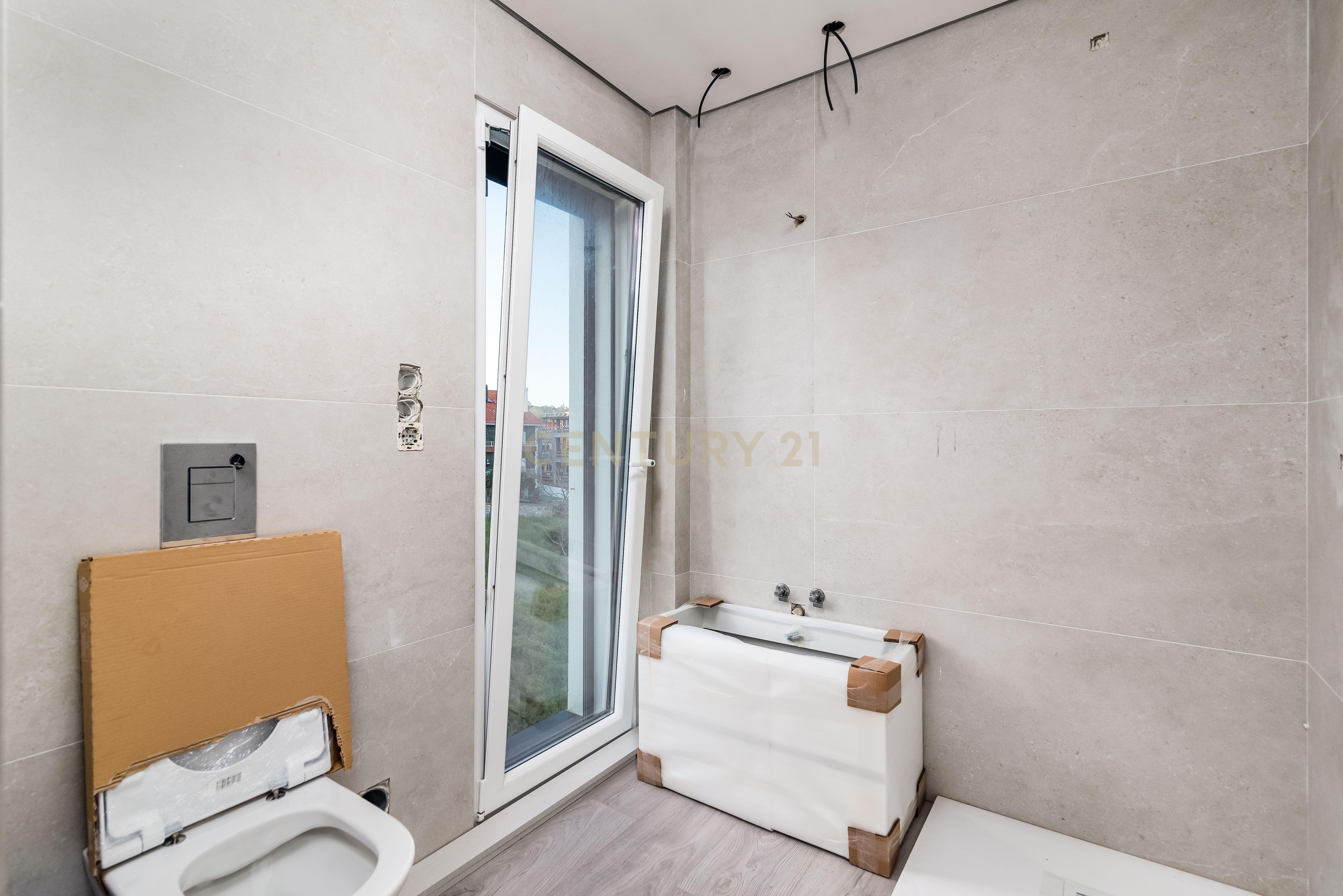 Luxuosa Moradia T4 com Piscina e Vista Panorâmica em Odivelas - Image 69