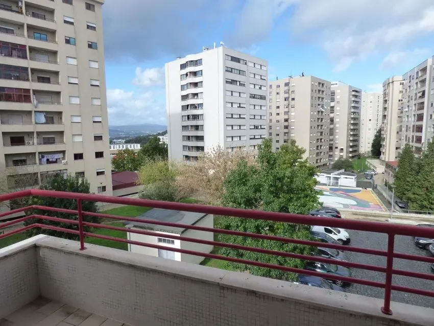 Apartamento T3 Mobilado à Venda – São Vicente, Braga - Image 1