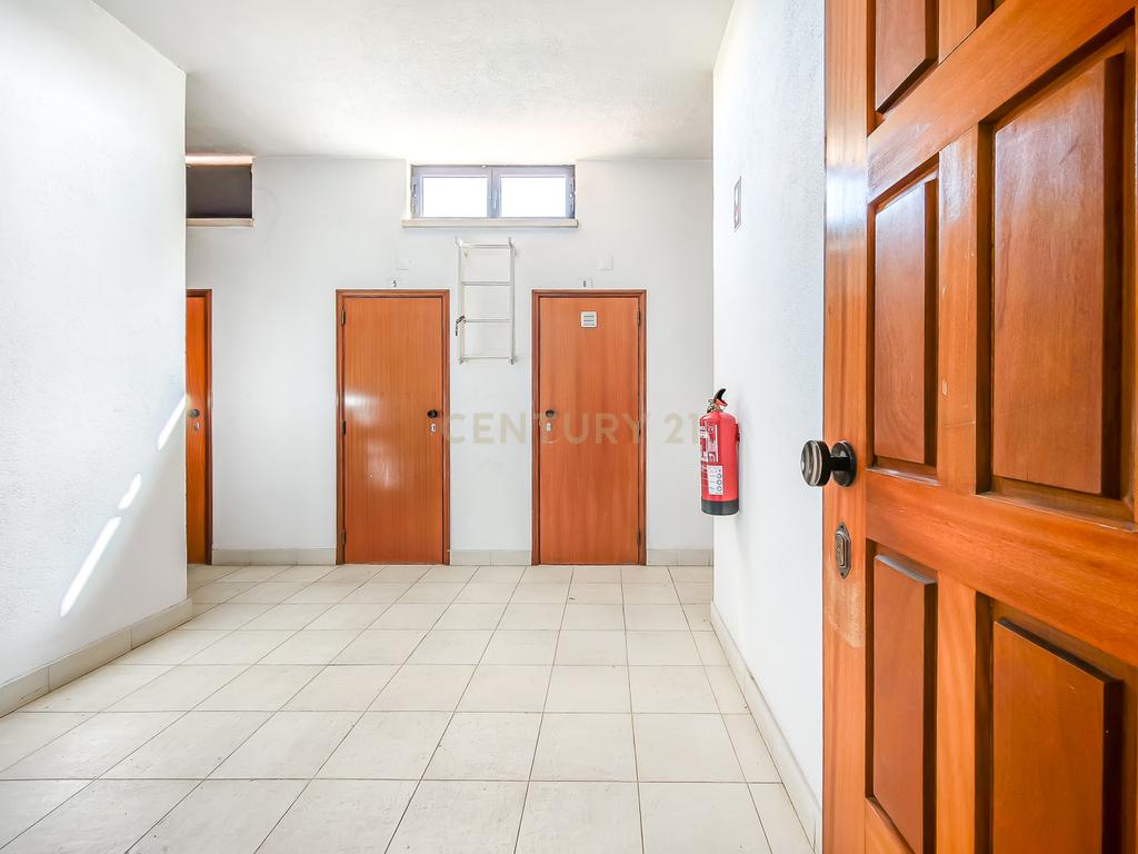 Apartamento T2 nos Olivais Sul - Image 27
