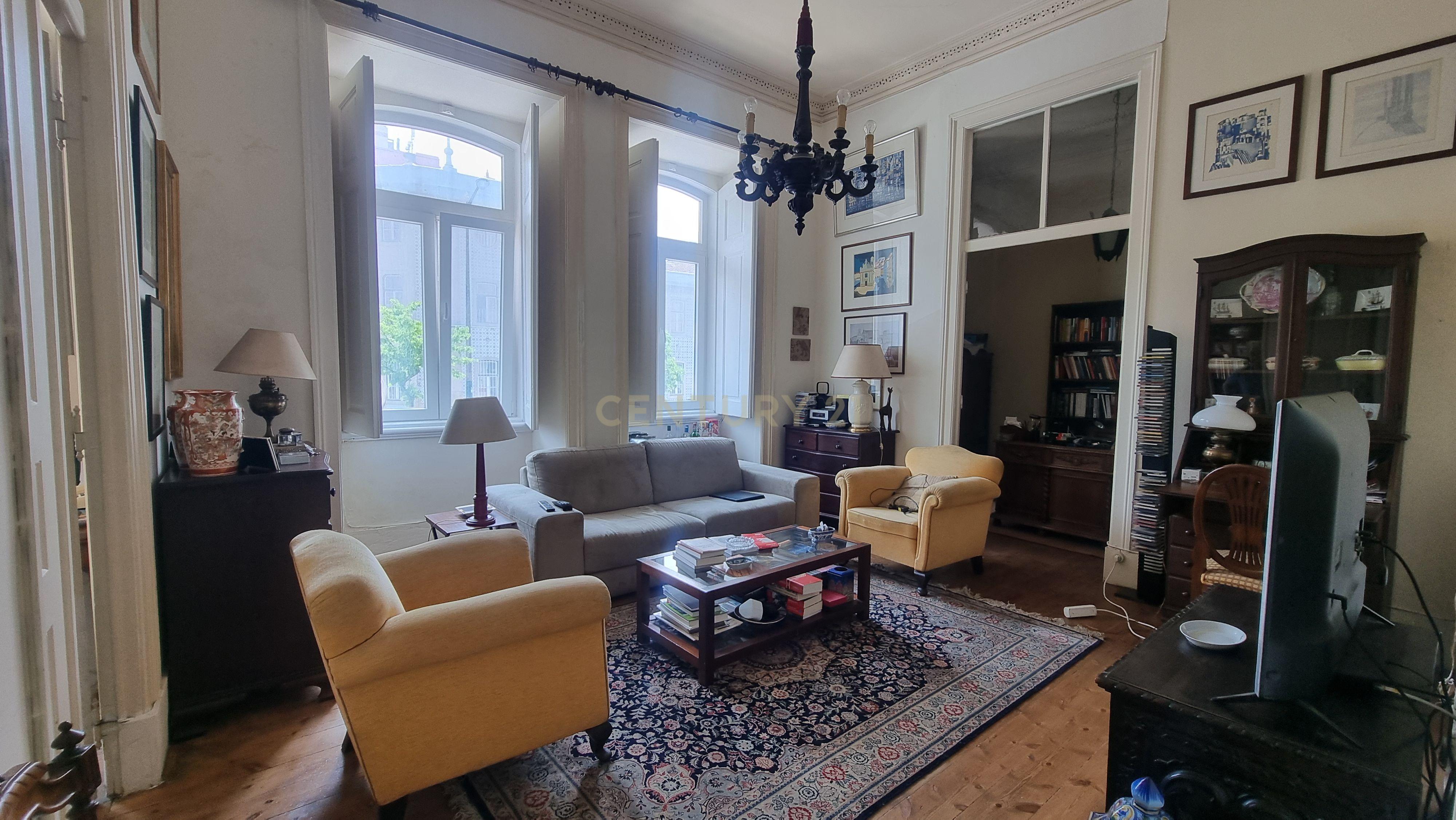 Apartamento Pombalino de Charme com 8 Assoalhadas – Av. Almirante Reis, Lisboa - Image 27