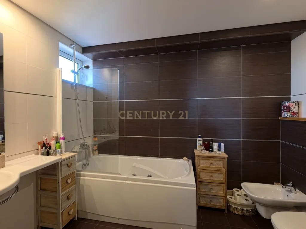 Apartamento singular no Centro Histórico de Viseu - Image 6