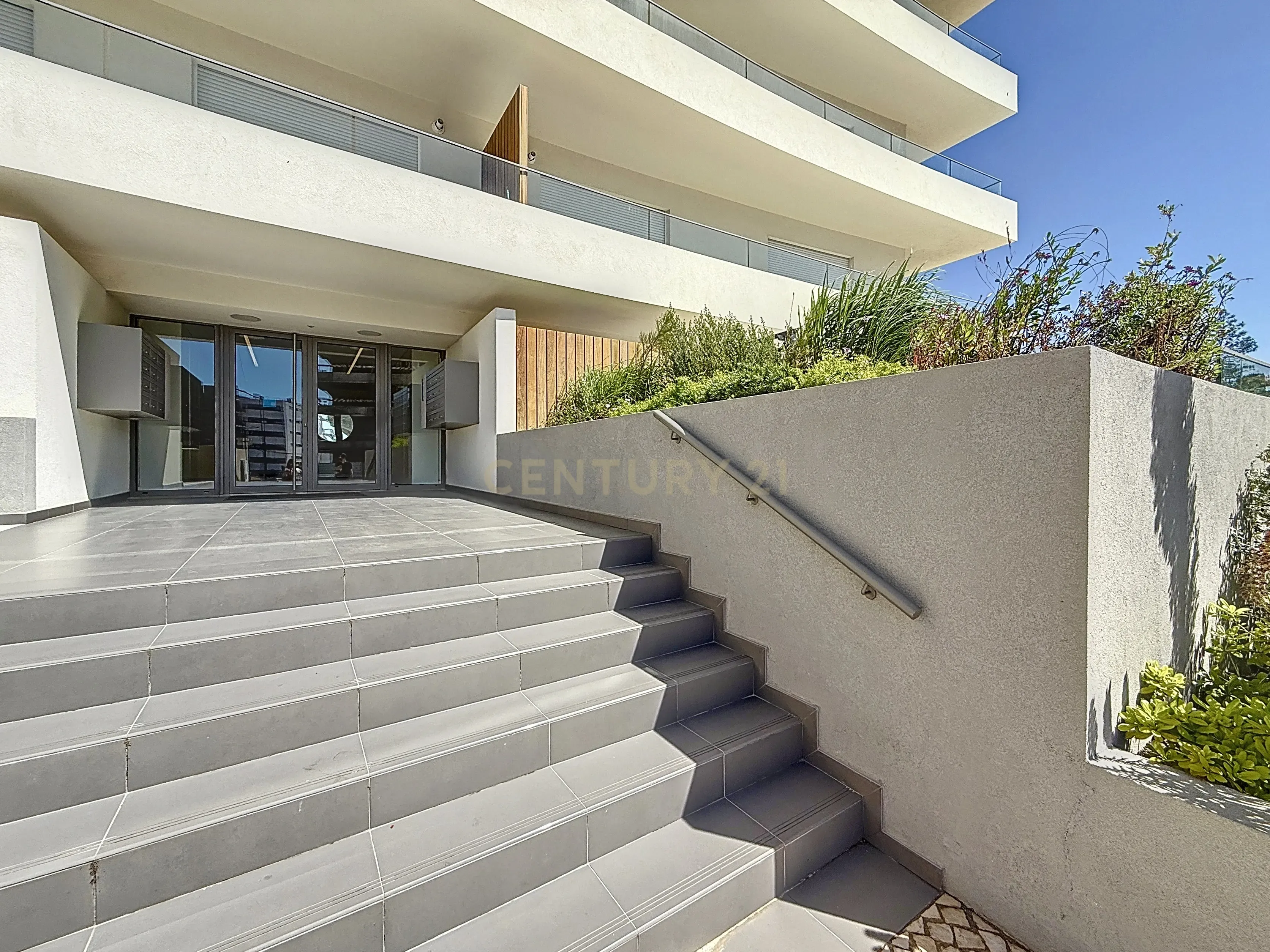 Apartamento T2 com Vista Rio, Semi-Novo, Empreendimento Seixal Baia / Vende-se com o mobiliário - Image 26