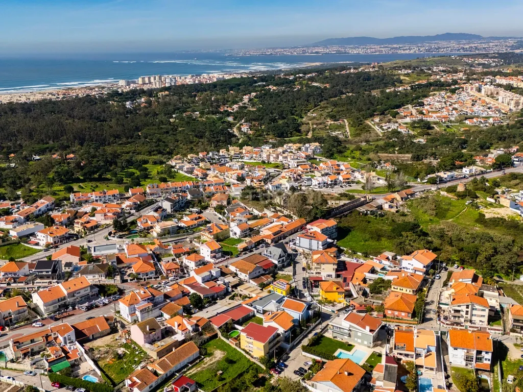 Moradia familiar T6 com anexo T1 independente, num lote com 510m² no Botequim – Charneca da Caparica, Almada - Image 28