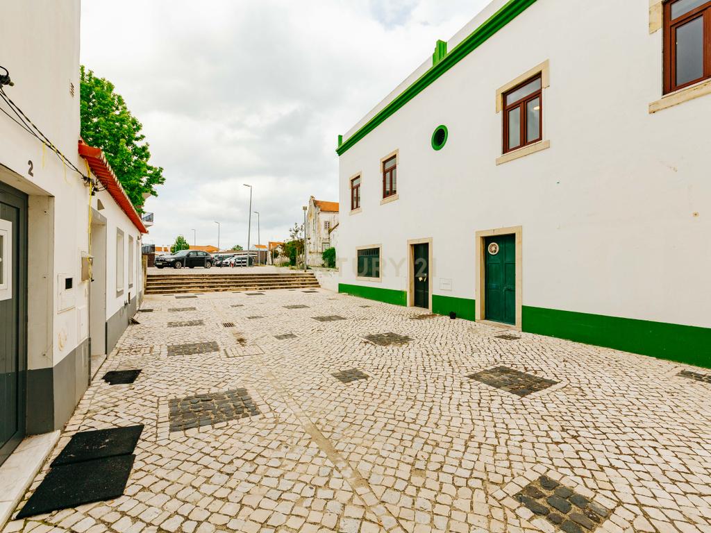 Apartamento T2 no centro Histórico Alcochete  - Image 30