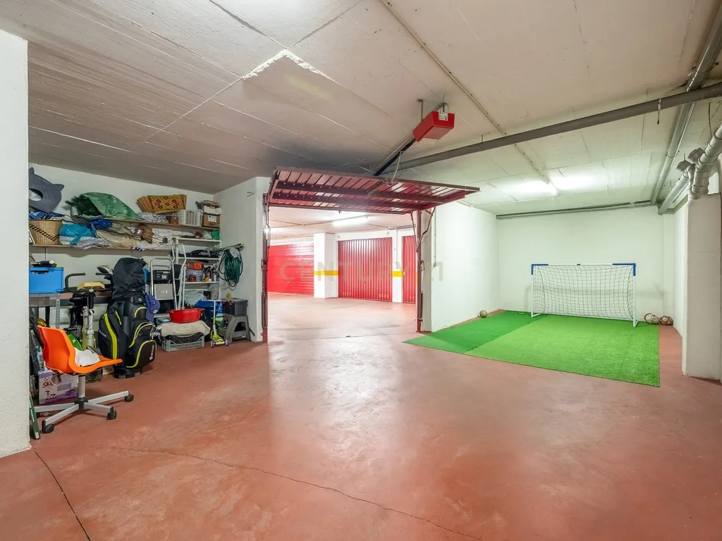 Apartamento T3, com Box de 85 m2 e Arrecadação em Odivelas - Image 27
