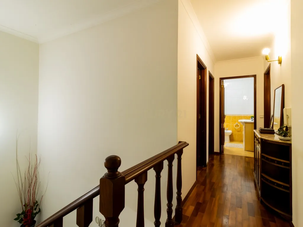 Excelente Moradia T4 - Image 12
