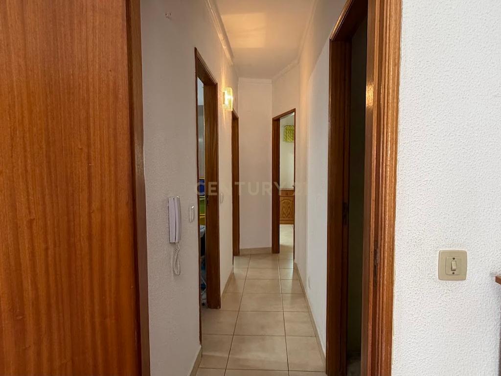 Moradia T2 + 1 no Centro de Portimão | Garagem 55 m² | Potencial + Proximidade às Praias - Image 18