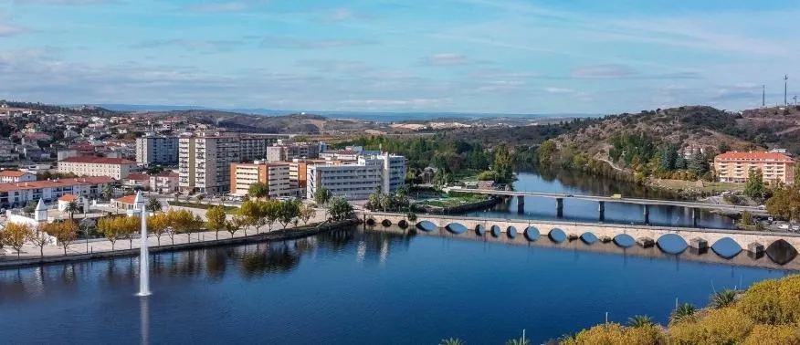 Apartamento T2 com Varanda e Vista Panorâmica em Mirandela - Image 8