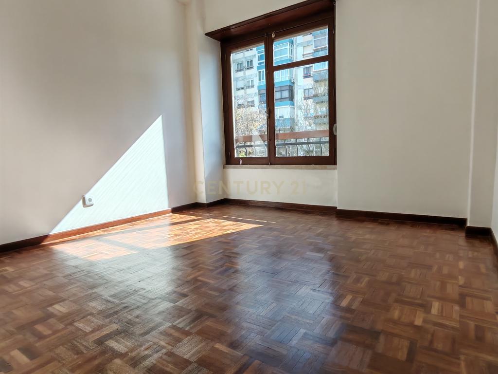 Apartamento T3 em Carnaxide - Image 11