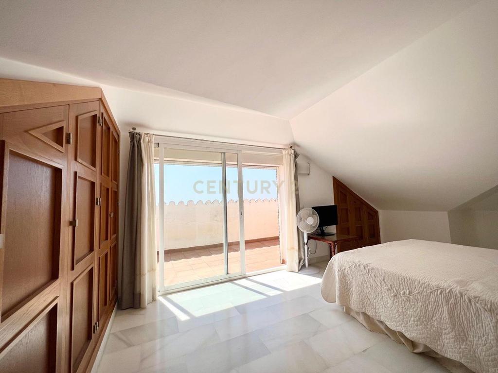 Casa con vistas al mar en primera línea – Urbanización Bahía de Estepona - Image 24