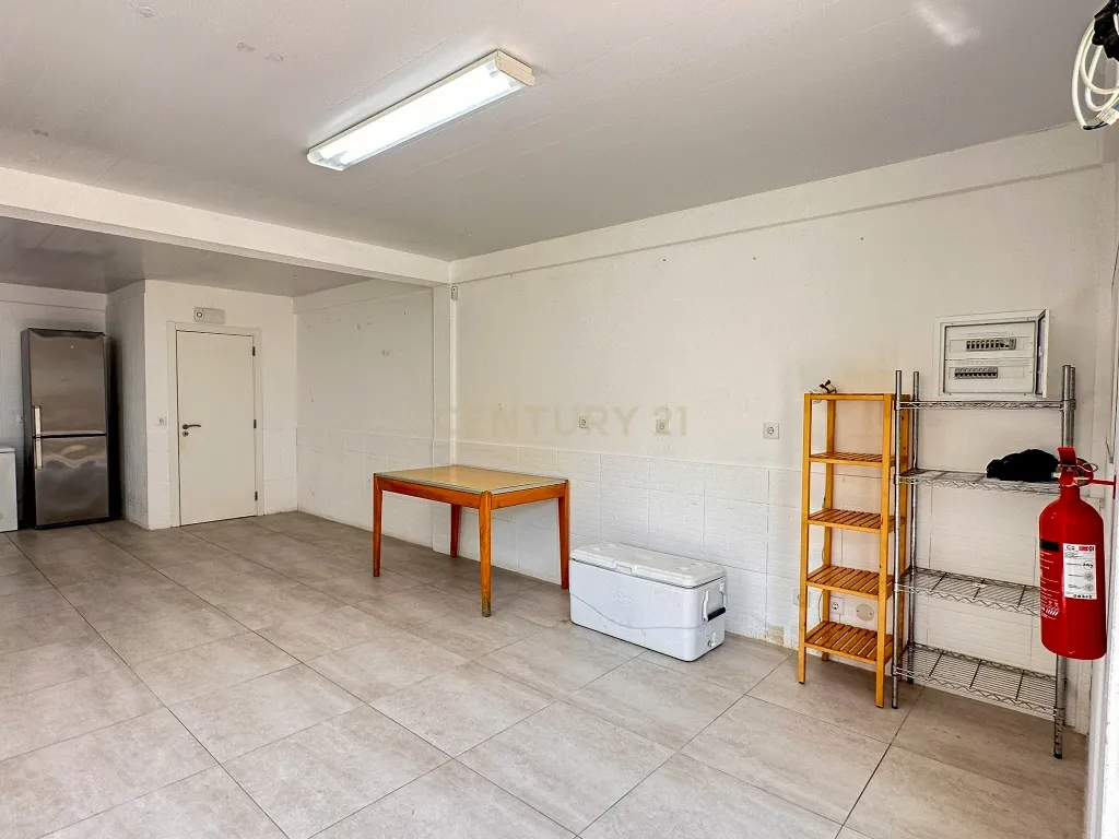Quinta com 13.000 m² - Alojamento Local e espaço industrial licenciado – Poceirão, Palmela - Image 39