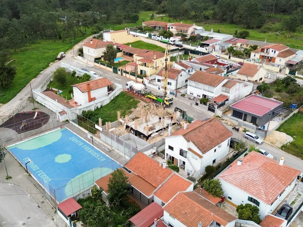 Moradia Nova em Construção – Fernão Ferro - Image 40