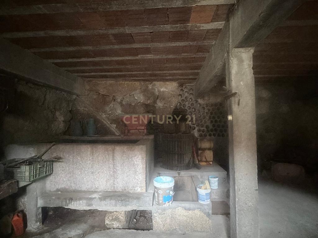 Casa de Pedra com potencial no coração do Gerês - perto do Lindoso - Image 25
