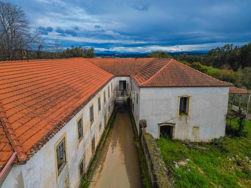 Quinta para Recuperação em Mortágua com 17 Divisões - Image 23