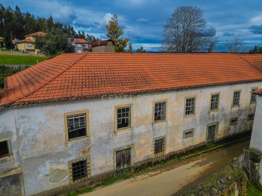 Quinta para Recuperação em Mortágua com 17 Divisões - Image 25