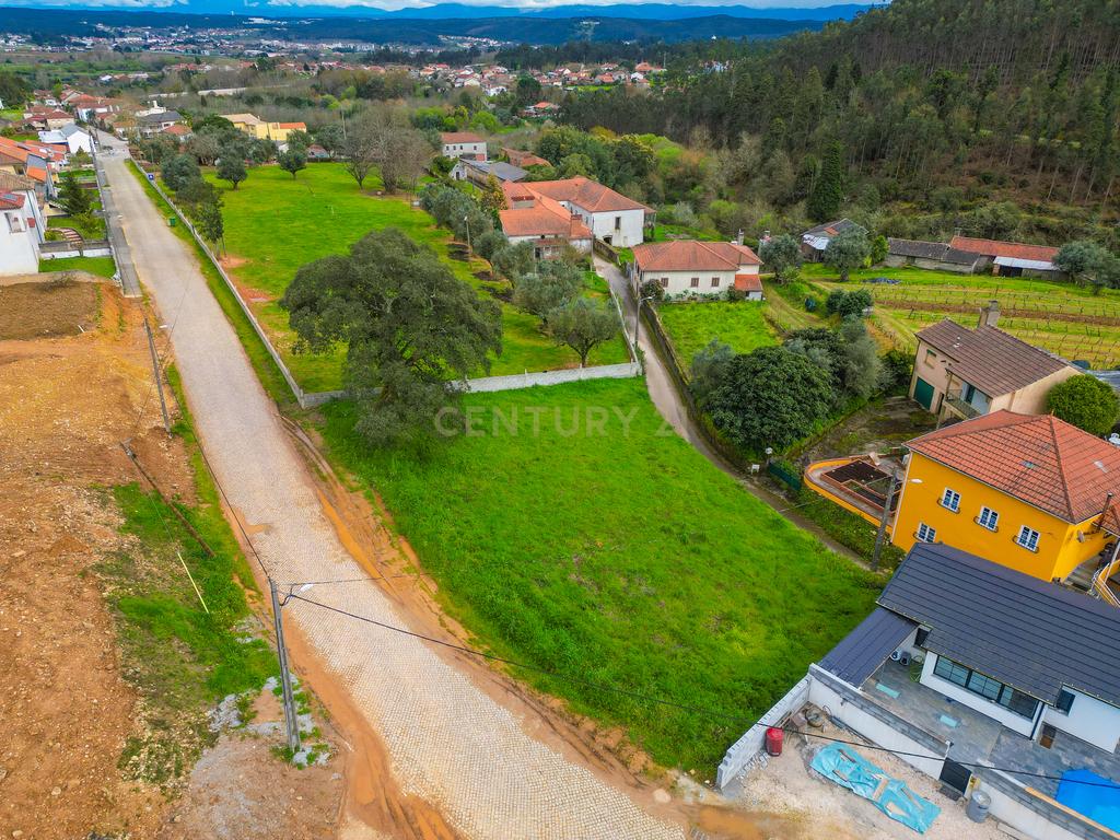 Quinta para Recuperação em Mortágua com 17 Divisões - Image 35
