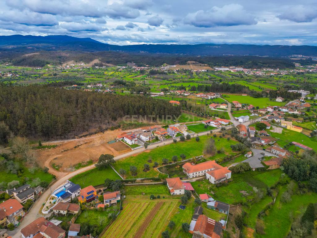 Quinta para Recuperação em Mortágua com 17 Divisões - Image 38