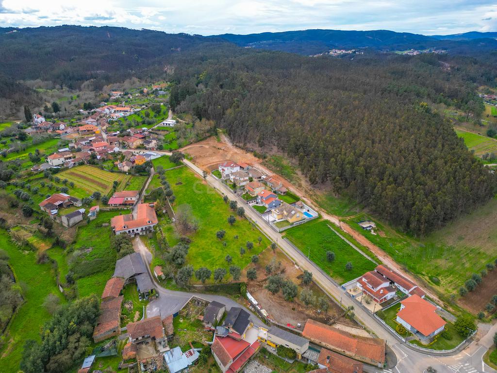 Quinta para Recuperação em Mortágua com 17 Divisões - Image 39