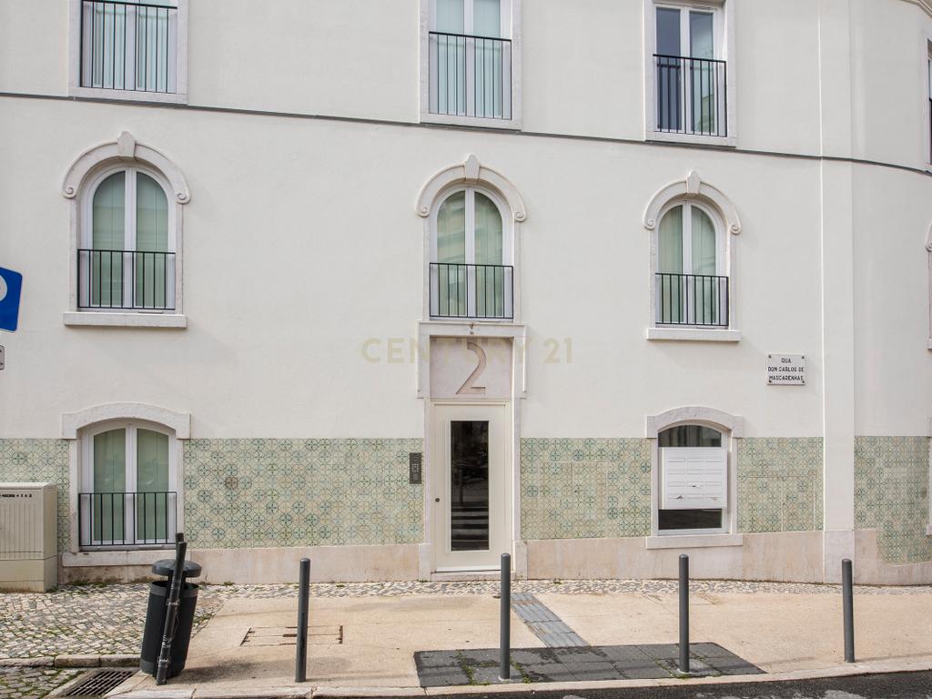 Apartamento T2 Novo em Campolide - Image 11