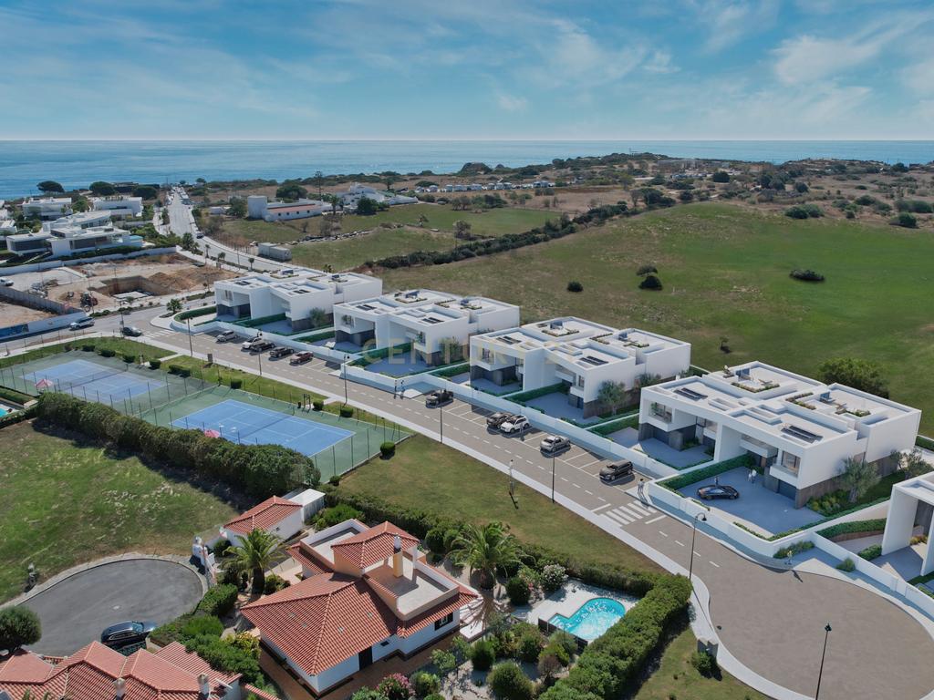 Moradia T4 de Luxo com piscina, em Lagos com Vistas Deslumbrantes sobre o mar, a 300m da Praia. - Image 25