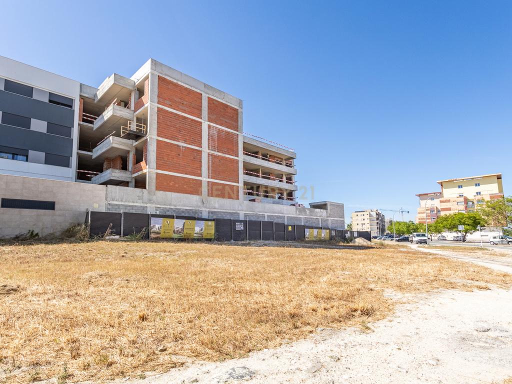 Apartamento T1- Olea Village 16 - Parque das Oliveiras, Camarate - Image 15