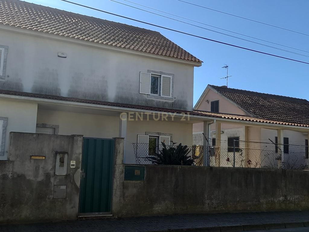MORADIA TÉRREA T3 COM SÓTÃO E GARAGEM + MORADIA T5 (Benfeitoria) -  EM FERNÃO FERRO - Image 63