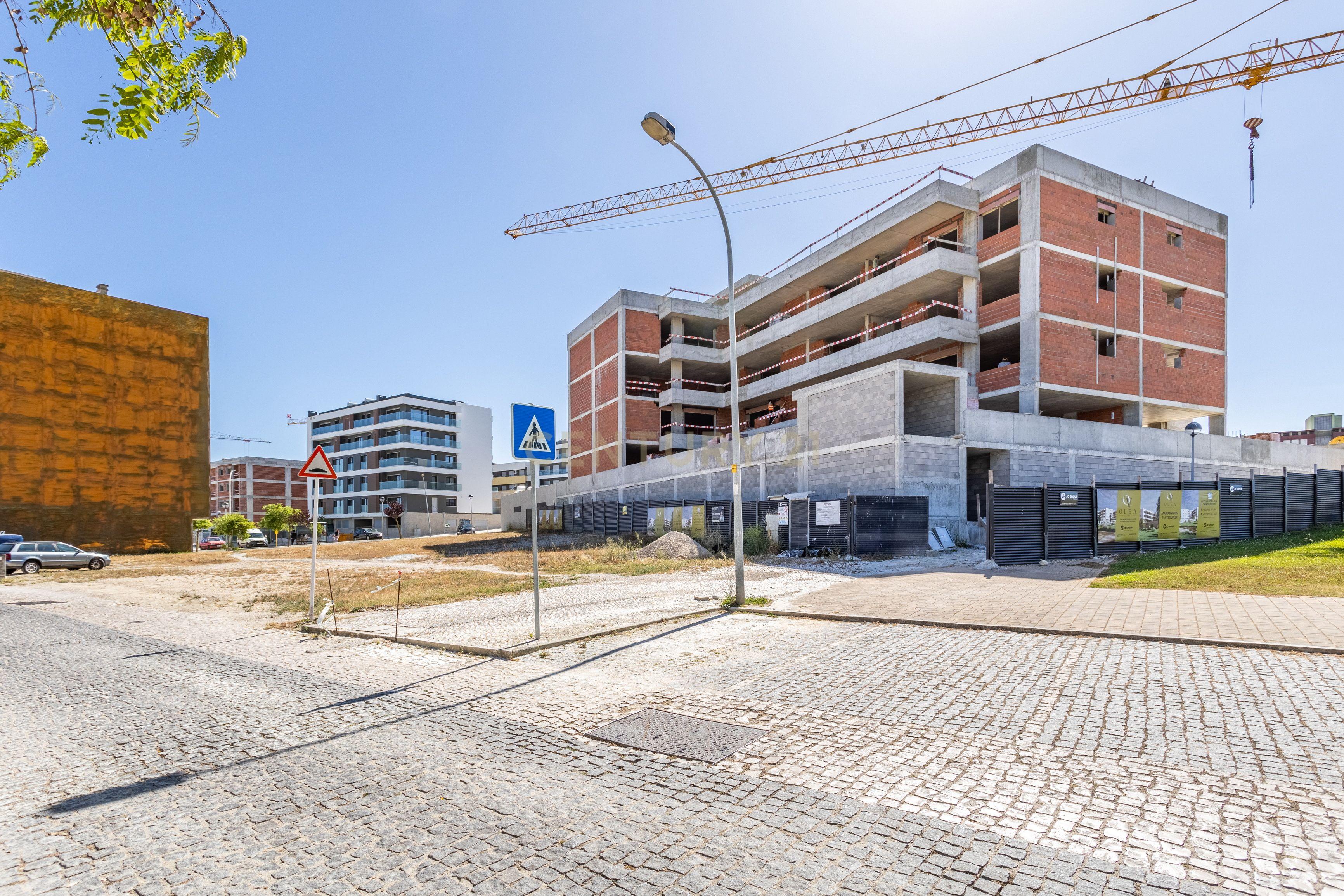 Apartamento T3 Duplex- Olea Village 16 - Parque das Oliveiras, Camarate - Image 23