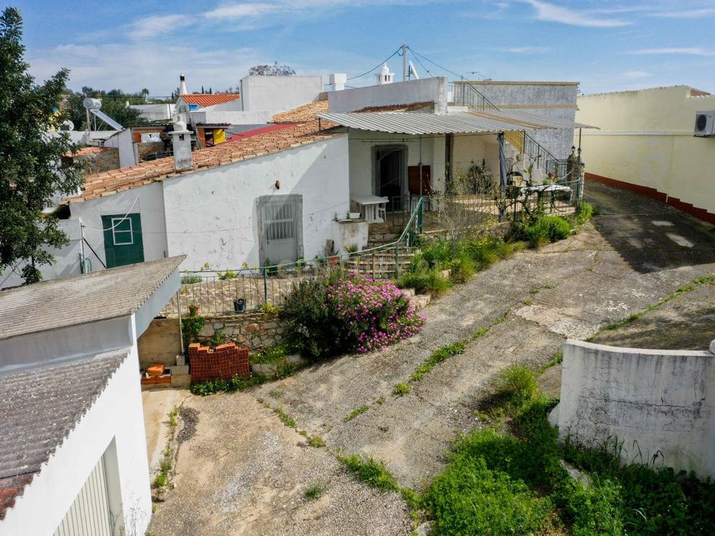 Moradia Térrea T3 com Fachada Tradicional para Venda em Sitio do Peral São Brás de Alportel - Image 3