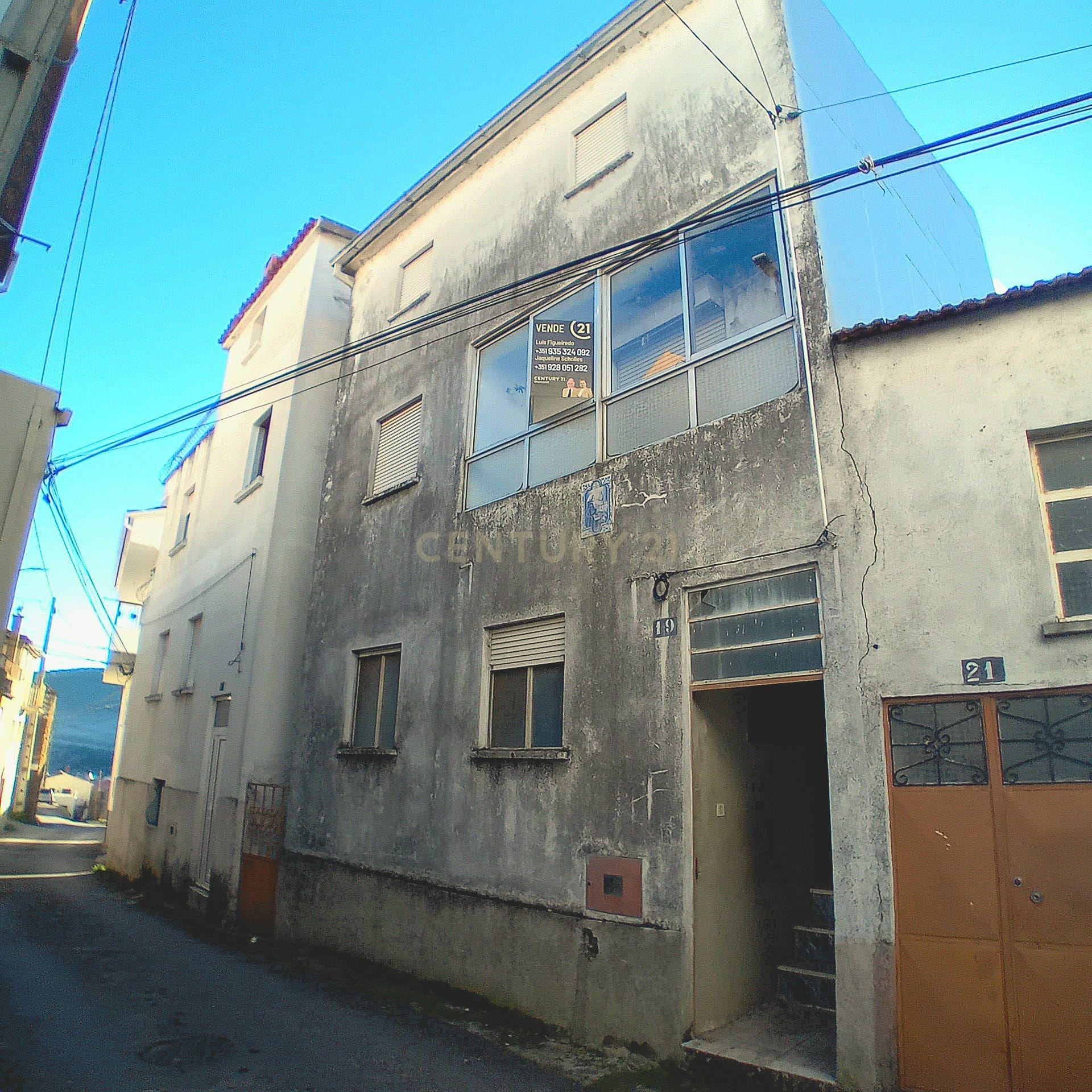 Moradia T3 para reconstrução em Verdelhos, Covilhã - Image 3