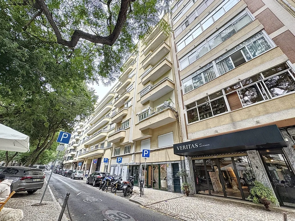 Apartamento T3 de Luxo na Av. Elias Garcia — Totalmente Mobilado e Pronto a Habitar - Image 31