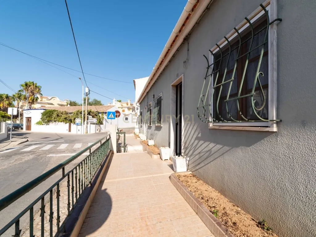 Moradia Térrea T2 + T3 em Conceição de Tavira - Ideal para Investimento ou Habitação Própria - Image 32