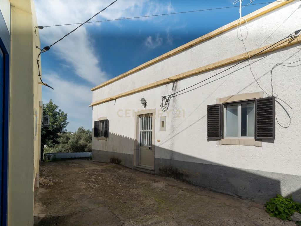 Moradia Térrea T3 com Fachada Tradicional para Venda em Sitio do Peral São Brás de Alportel - Image 2