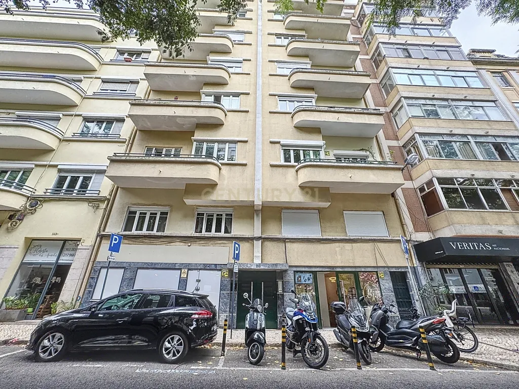 Apartamento T3 de Luxo na Av. Elias Garcia — Totalmente Mobilado e Pronto a Habitar - Image 29
