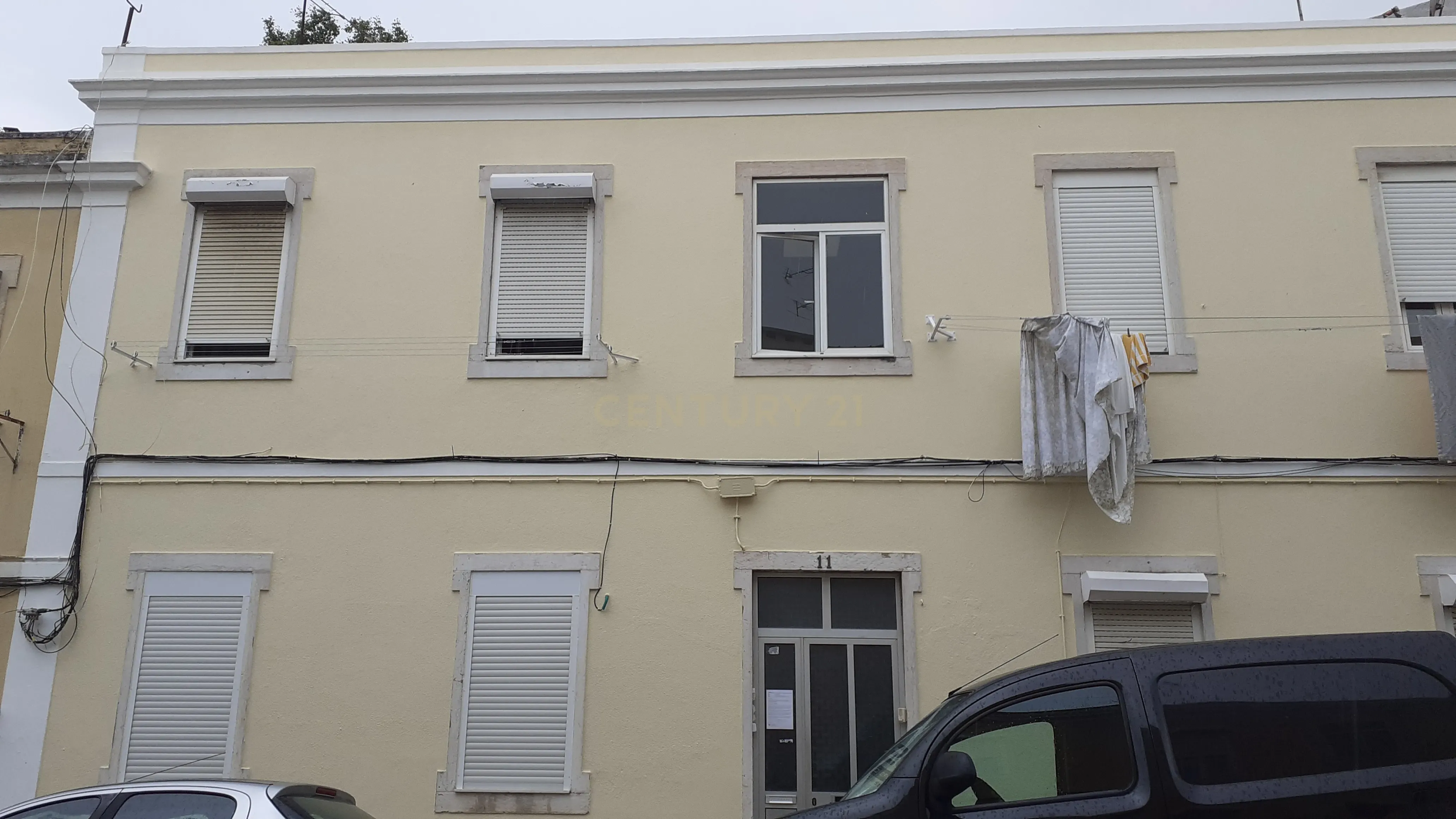 Apartamento T2 - Av. General Roçadas - Penha de França - Image 1