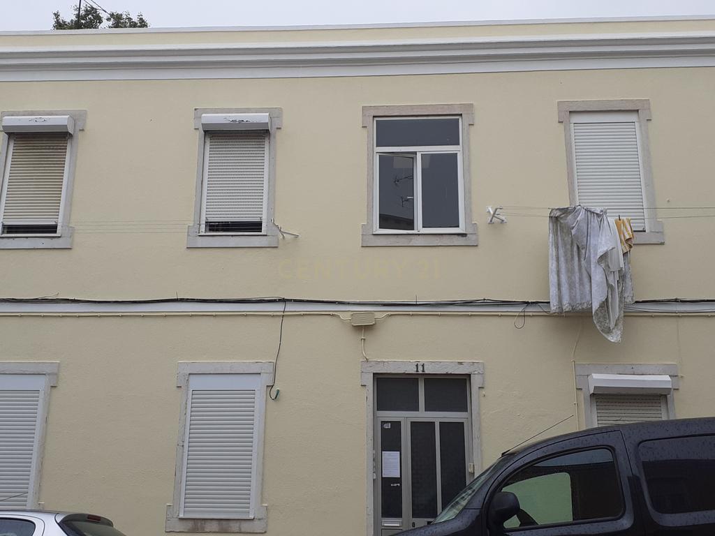 Apartamento T2 -  Av. General Roçadas - Penha de França - Image 1