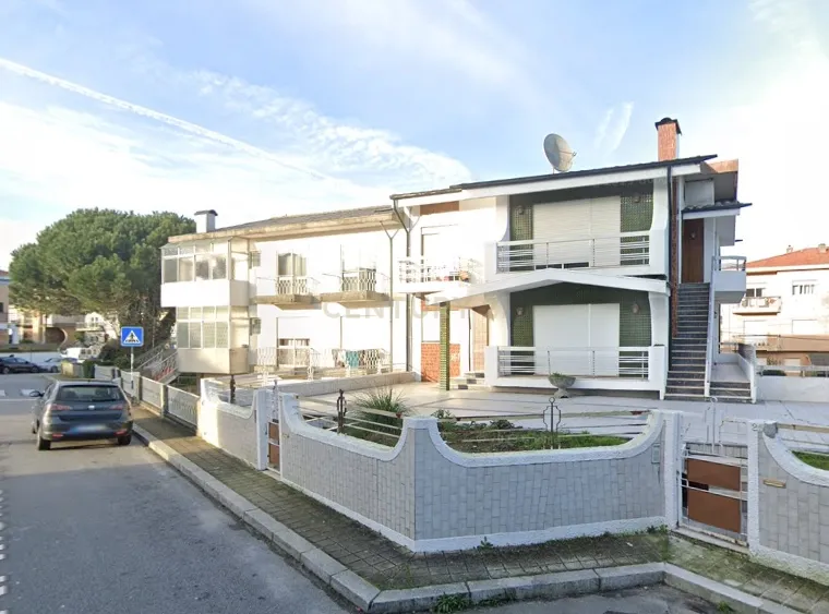 Prédio à rua D. Afonso Henriques (Giesta) - Image 2