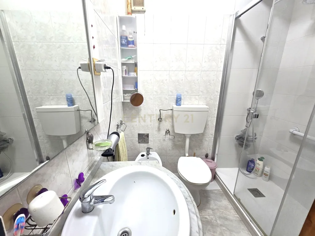 Apartamento T3 com varandas e arrecadação - Image 15