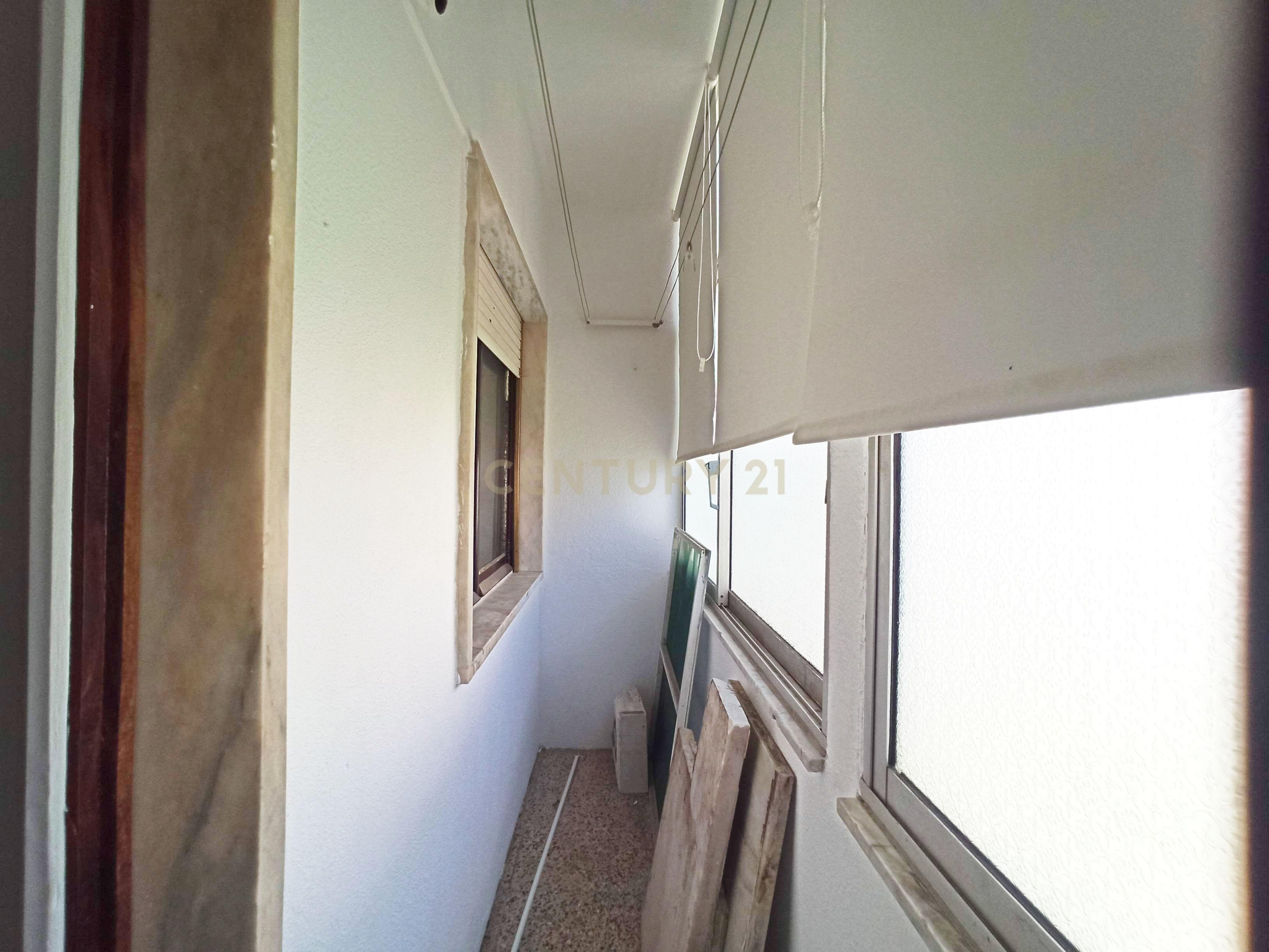Fotografia 8 de T2 renovado, no bairro das Amoreiras em Setúbal