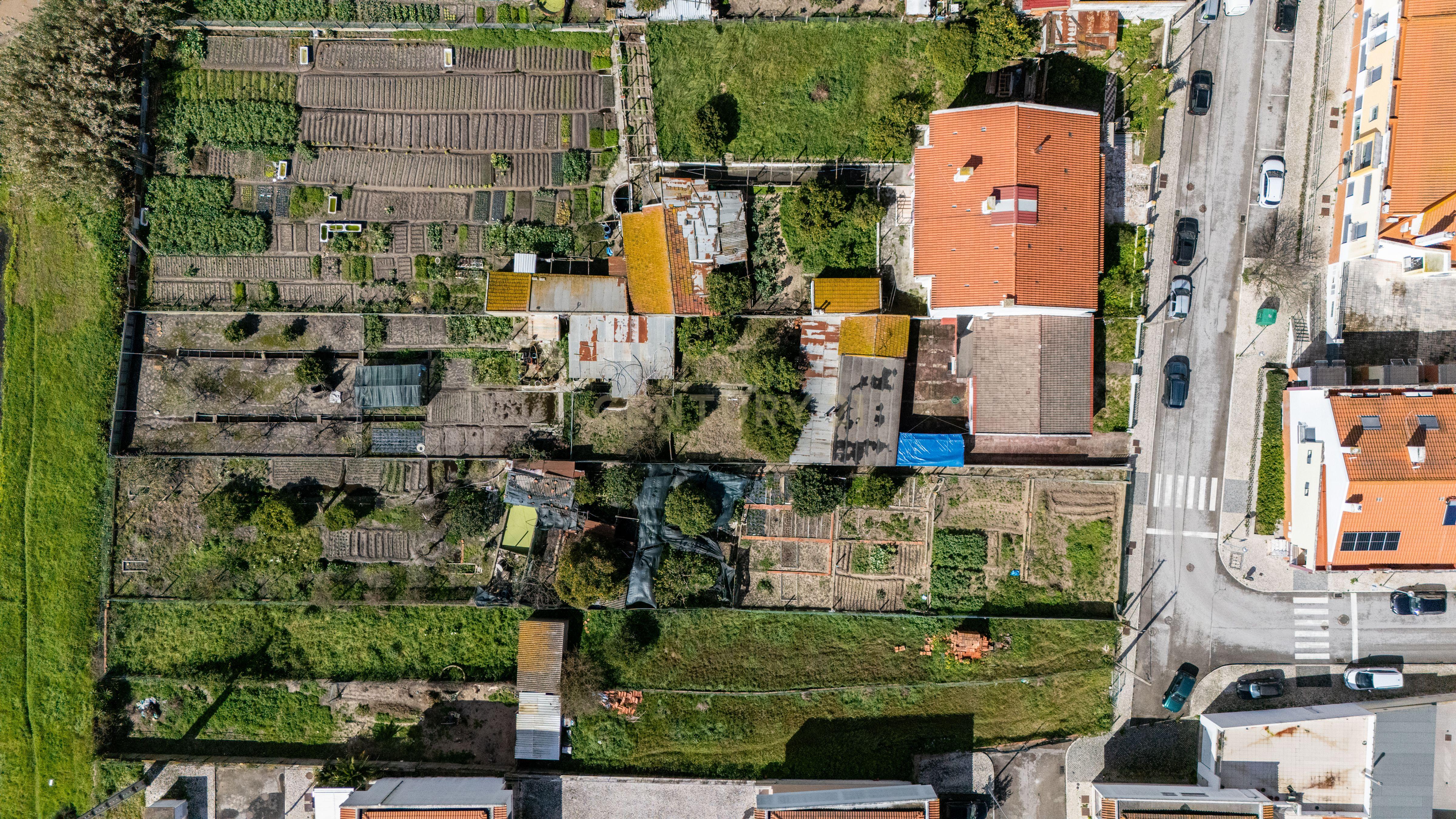 Moradia T3 em Alhos vedros / Moita com terreno de 1320m² - Image 11