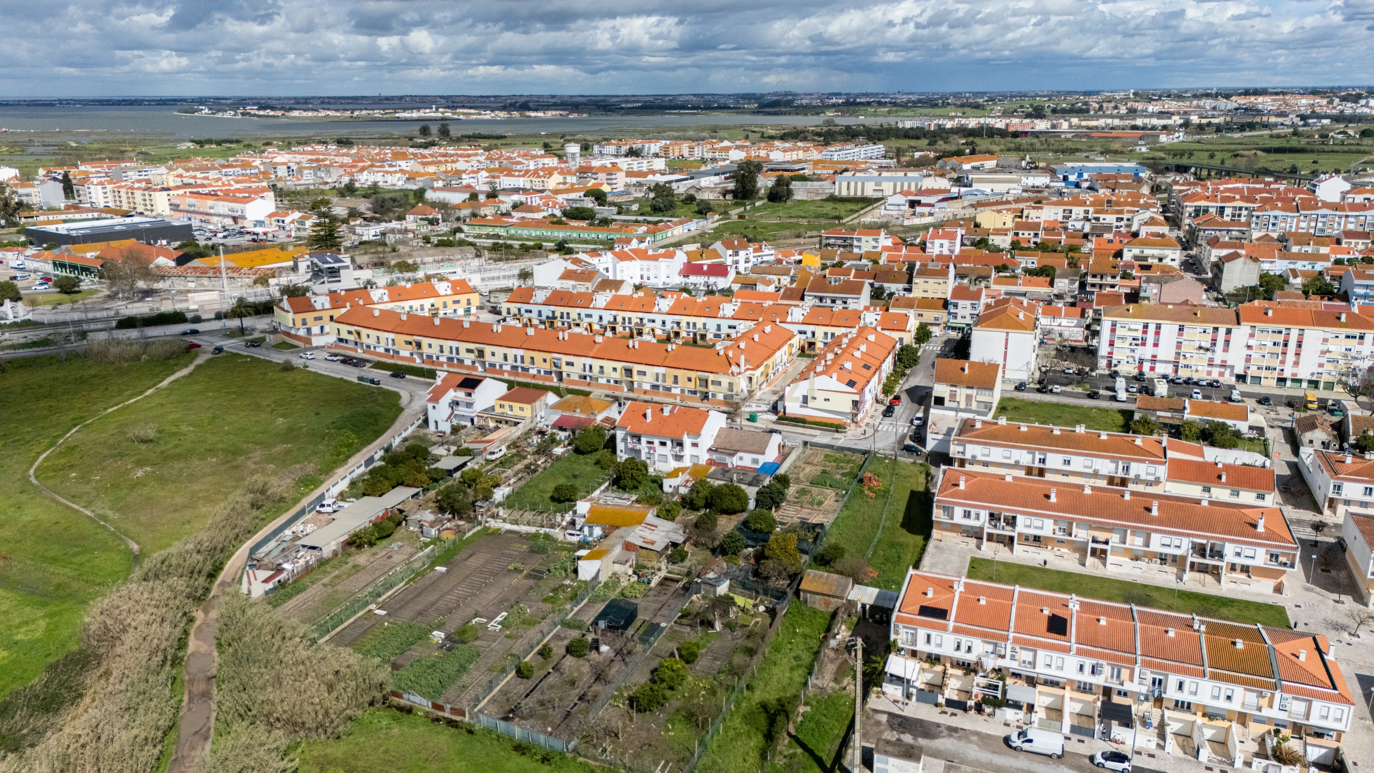 Moradia T3 em Alhos vedros / Moita com terreno de 1320m² - Image 12