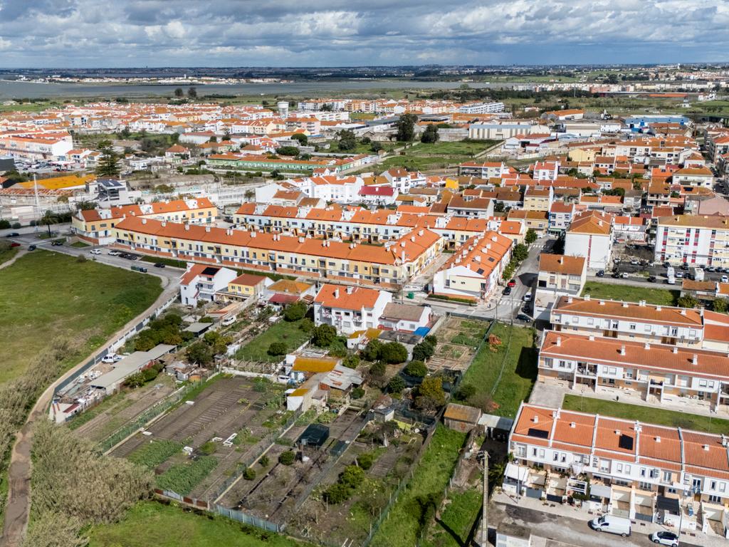 Moradia T3 em Alhos vedros / Moita com terreno de 1320m² - Image 12