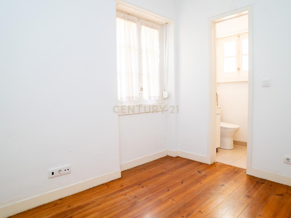 Apartamento T4 à venda na Rua de Santana à Lapa, Nº 24 - Image 9