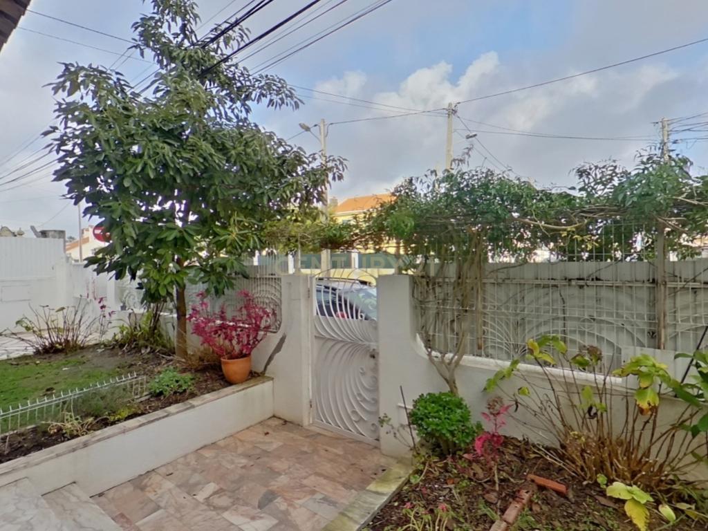Usufruto Vitalício - Excelente Oportunidade de Investimento | Moradia Isolada T3 - Image 19