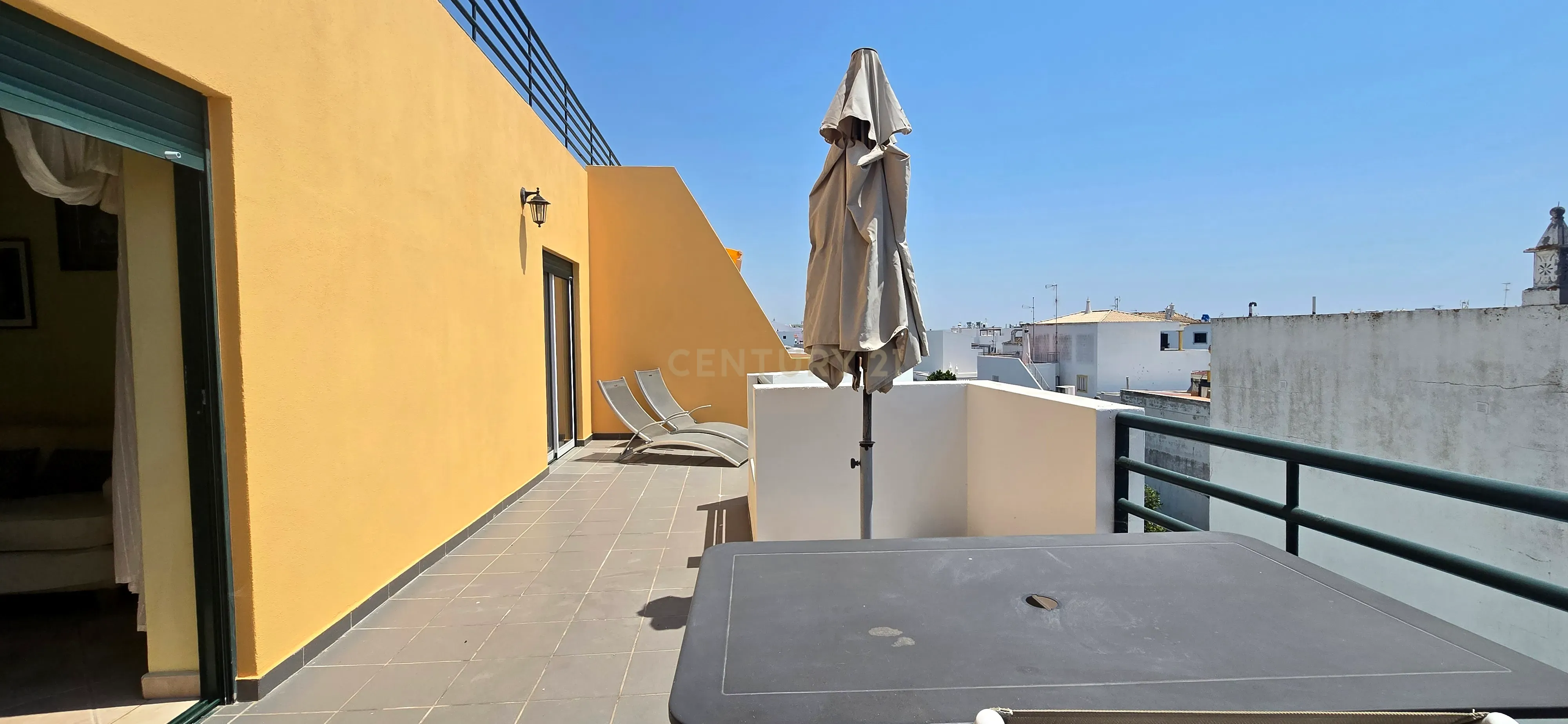 Fotografia 3 de Apartamento T1 com Piscina, Terraço e Garagem | Arrendamento Anual | Santa Luzia, Tavira